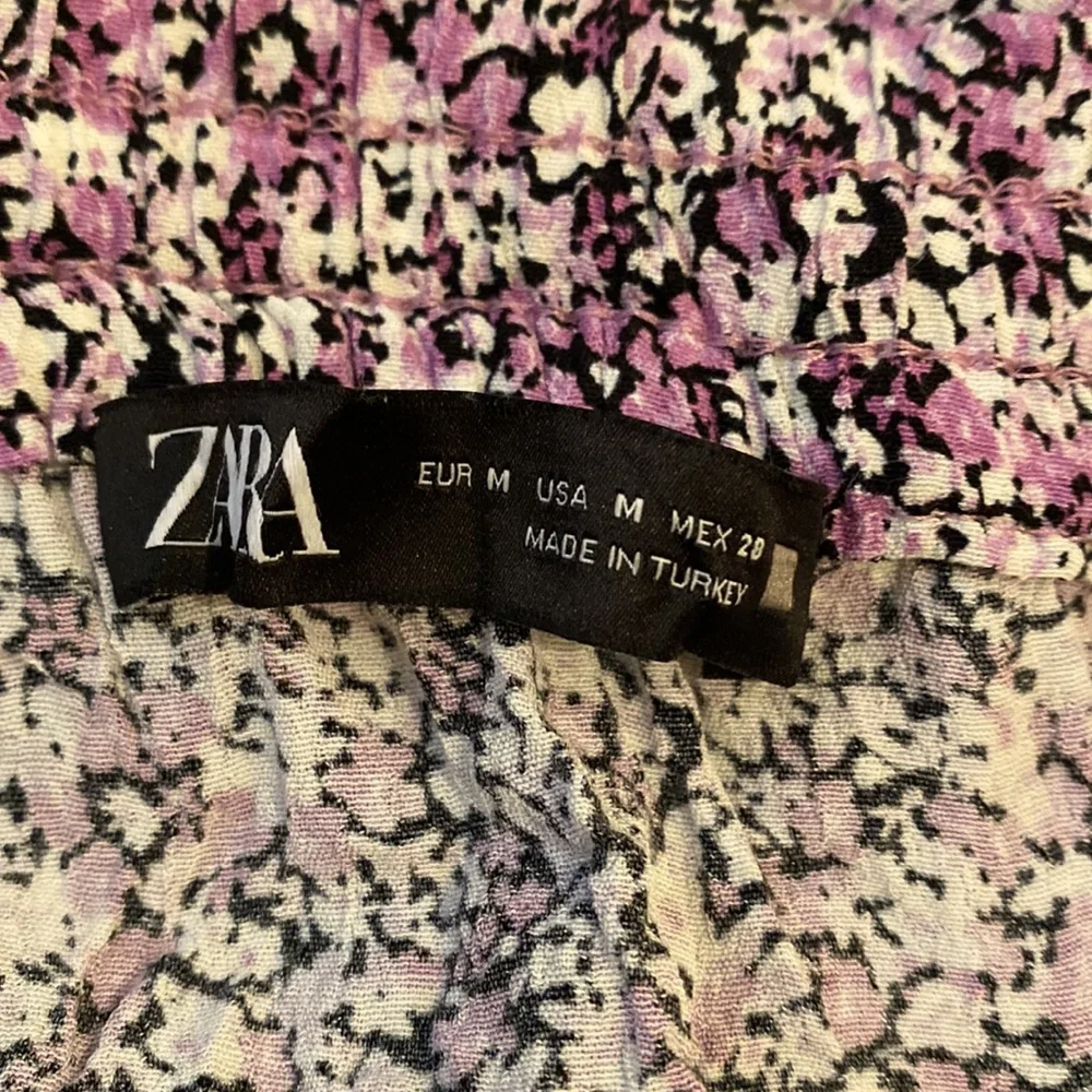 Zara Floral Purple and Black Patterned Skort. Size M